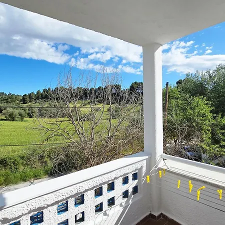 Beachfront 1br 70m From The *
